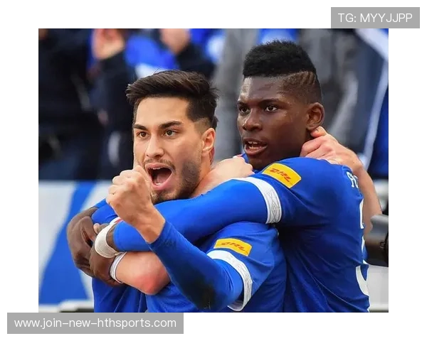 沙尔克04—穆勒替补上场一脚关键任意球命中