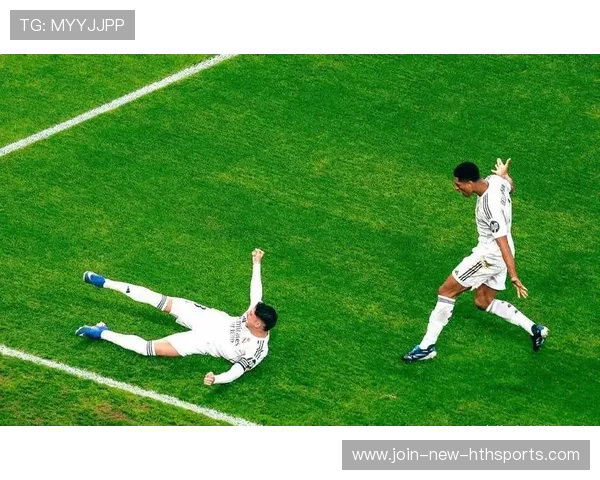 皇马禁区外远射连连尝试，巴尔韦德爆射偏出